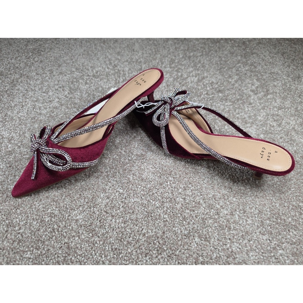 A New Day Womens 6.5 Burgundy Velvet Rhinestone Bow Kitten Heel Mules NWT - Picture 2 of 7